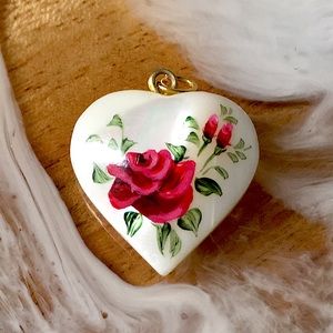 🖤Vtg MOP rose 🌹 pendant